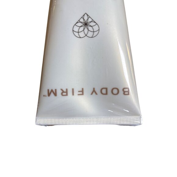 Crêpe Erase Advanced Refining Facial Scrub With TruFirm 6 Fl. Oz - Picture 5 of 5